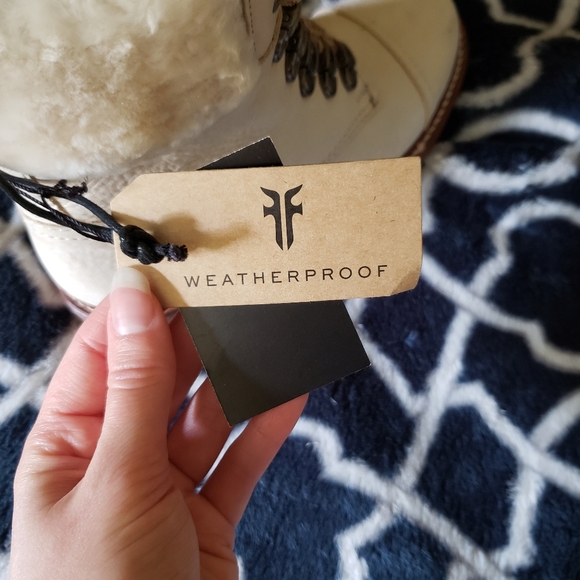 NIB Frye Samantha Hiker in Ivory Nubuck Leather - Picture 4 of 13